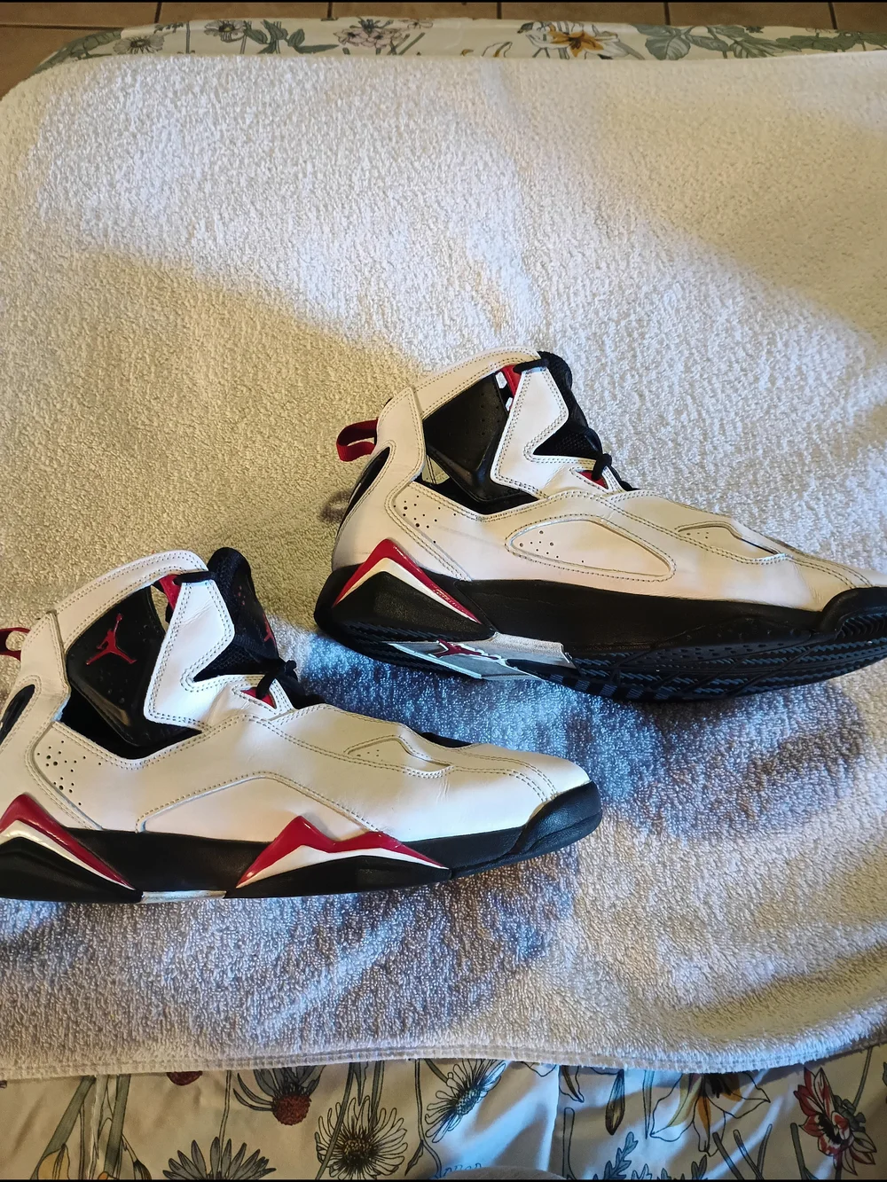 Kids White and Black Basketball Shoes with Red Accents - Jordan